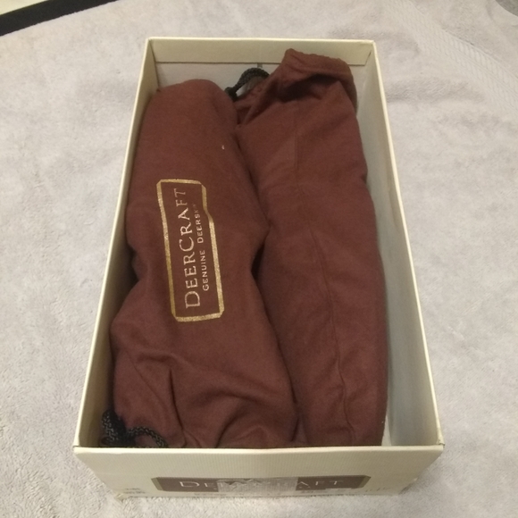 NEW IN BOX - DEER CRAFT DEERSKIN LEATHER SHOES - Picture 7 of 9